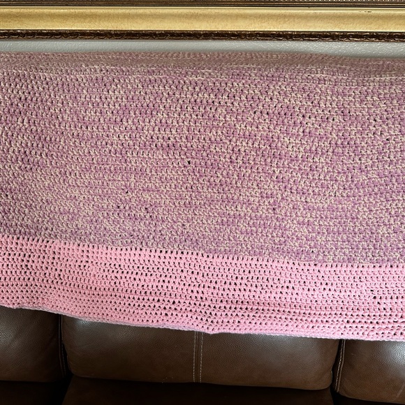Vintage Rare FITTED Hand Crochet Sofa Throw Pink Lilac Cream - Picture 4 of 16